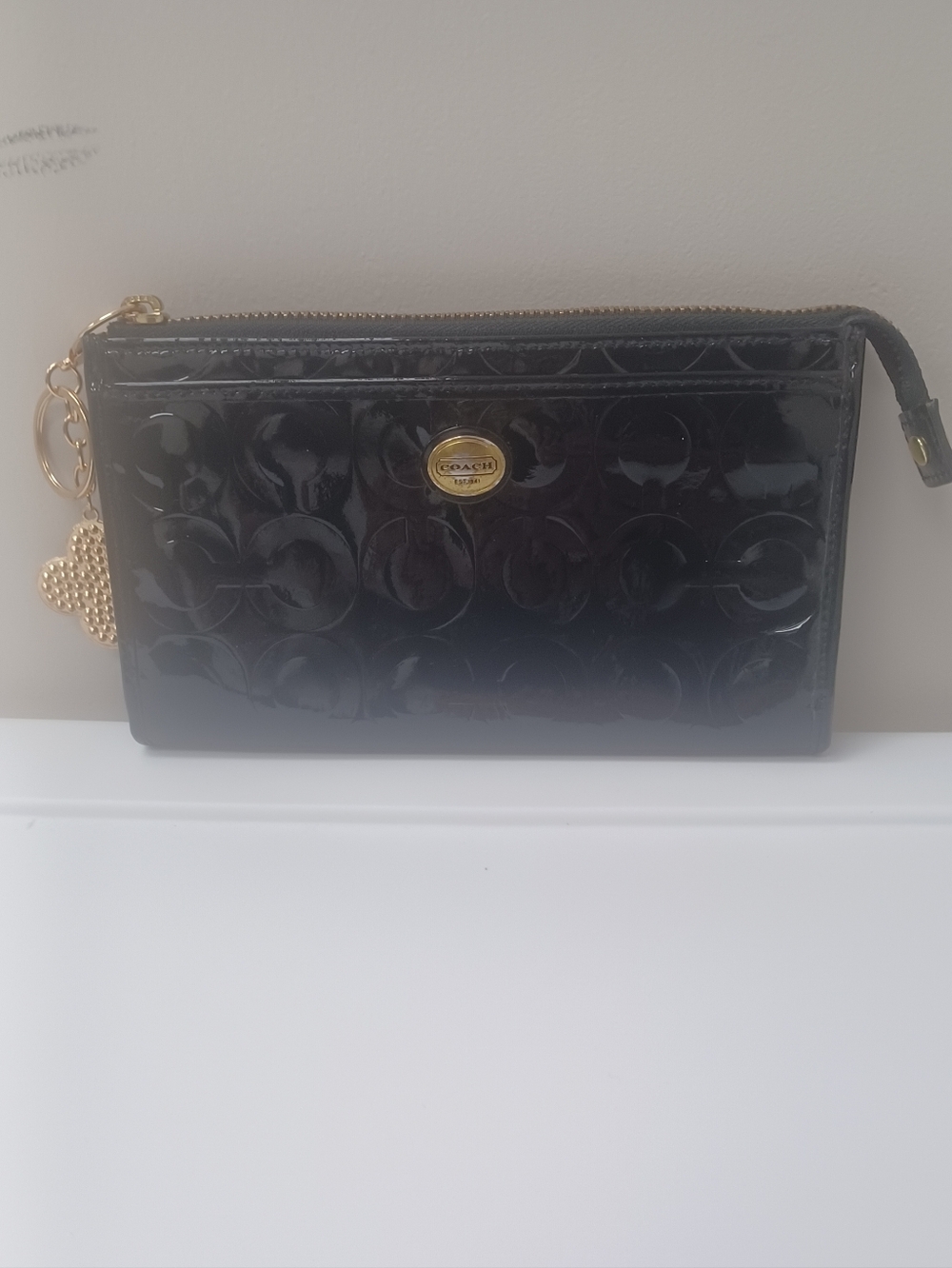 COACH Black Patent Wallet. Clean Inside, 5x7. Multi Compartments Too 🥰